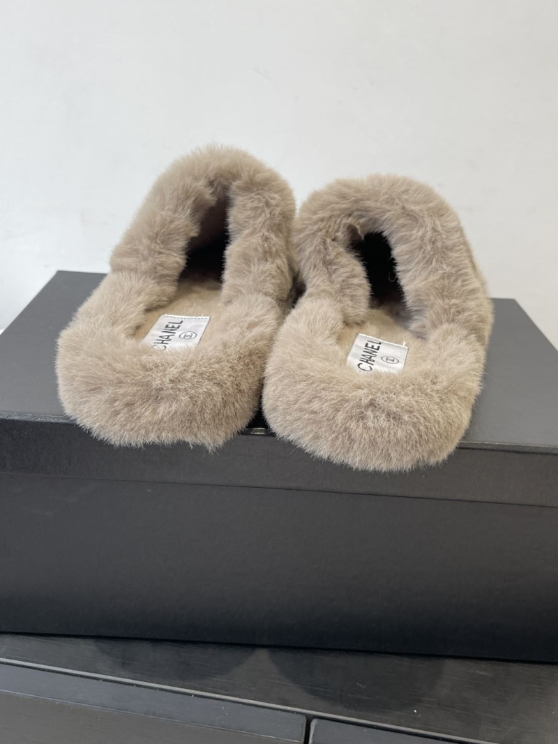 Ch**el slippers